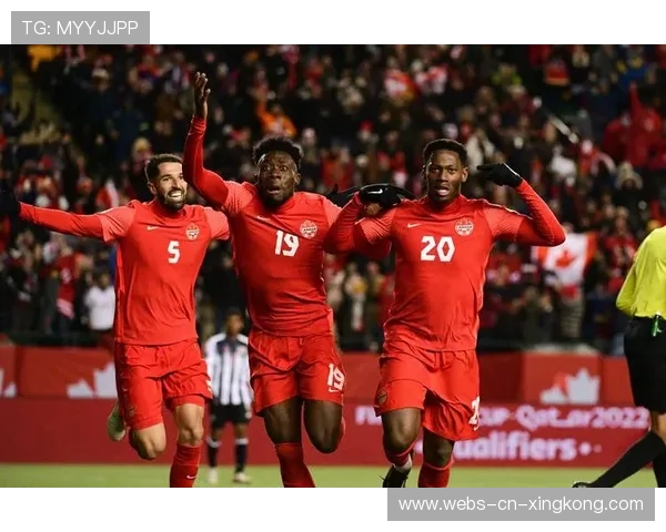 加拿大制造小组冷门，戴维斯反越位长传制胜